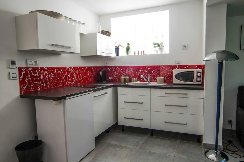 Appartement Avec Jardin Interieur 4 Pers Centre Ville Nemours Exterior foto